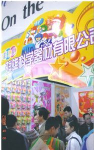 塑膠玩具 技術(shù)開發(fā)與市場銷售的雙輪驅(qū)動